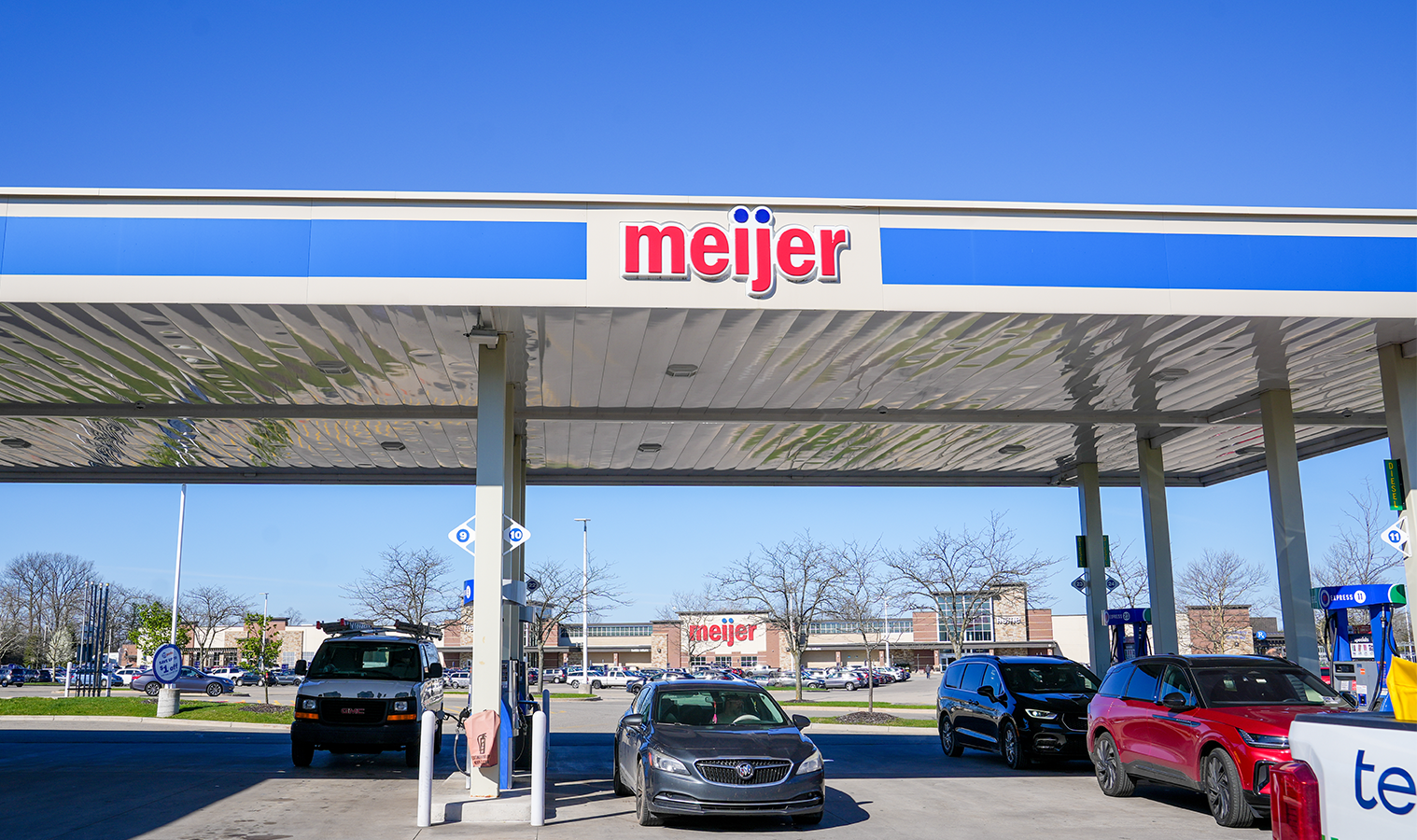 Meijer Express gas station canopy and fueling area at Knapp's Corner.